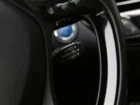 Toyota C-HR (2020) thumbnail 12