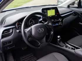 Toyota C-HR (2020) thumbnail 4