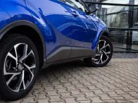 Toyota C-HR (2020) thumbnail 8