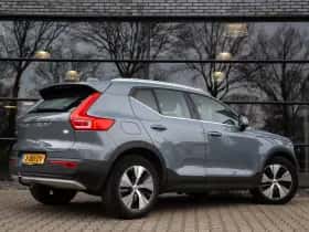 Volvo XC40 (2020) thumbnail 2