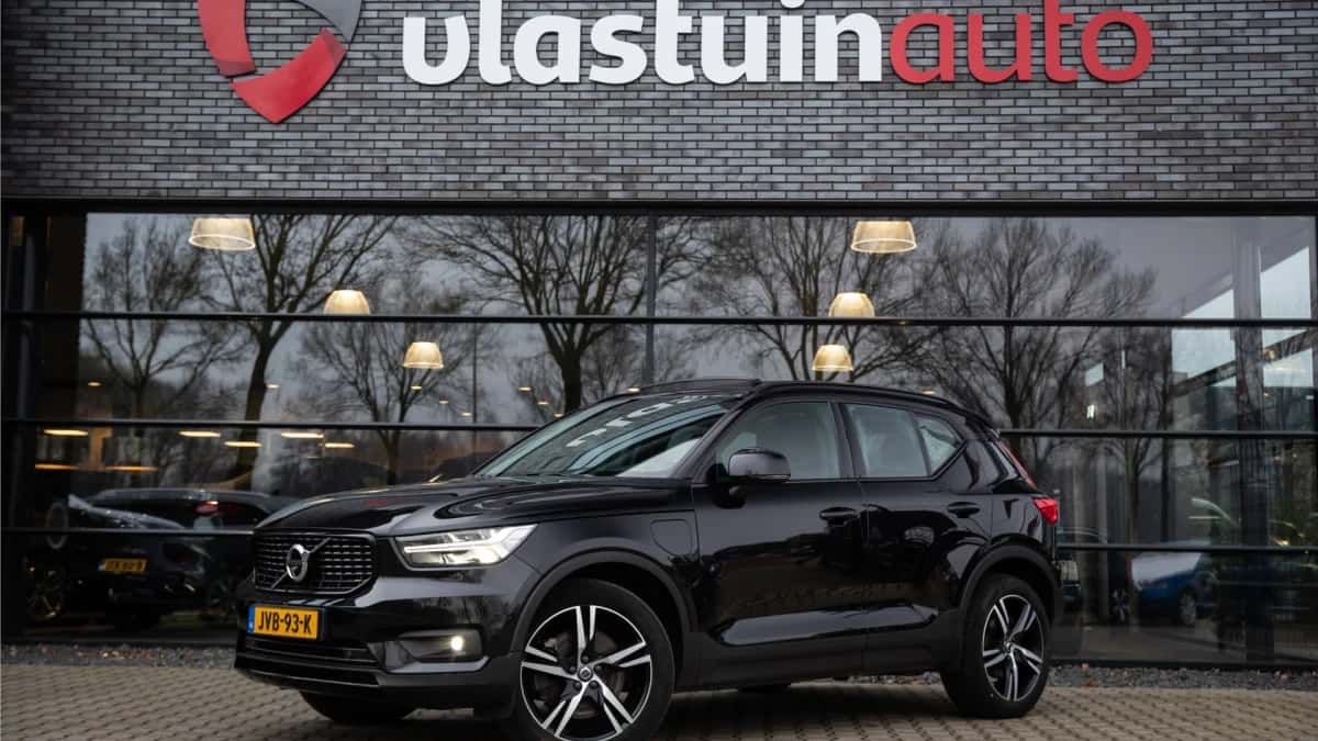 Volvo XC40 (2020) — foto 1