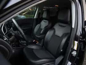 Jeep Compass (2017) thumbnail 3