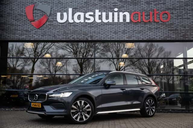 Volvo V60 (2020) thumbnail 1