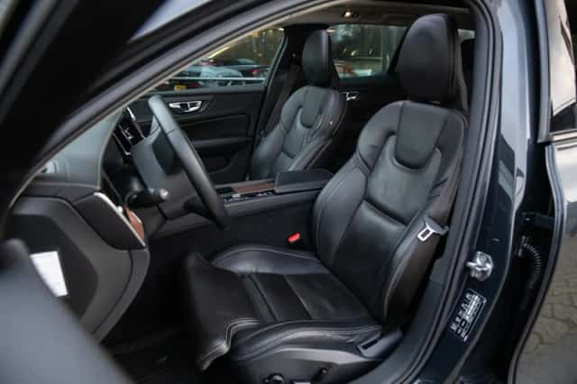 Volvo V60 (2020) thumbnail 4