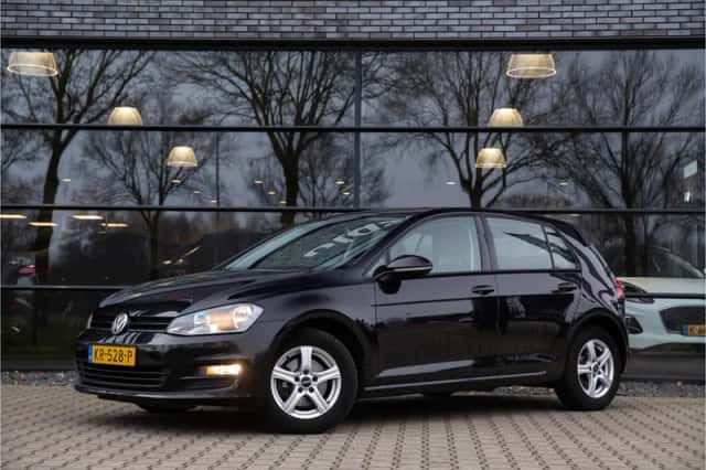 Volkswagen Golf (2016) thumbnail 6