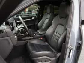 Porsche Cayenne thumbnail 4