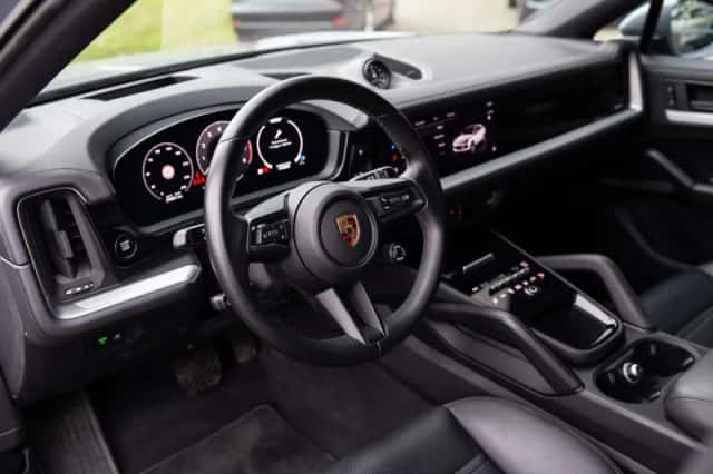 Porsche Cayenne (2024) thumbnail 5
