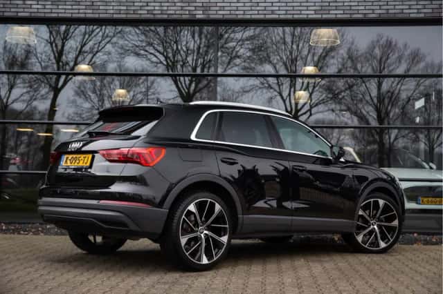 Audi Q3 (2019) thumbnail 2