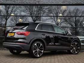 Audi Q3 (2018) thumbnail 2