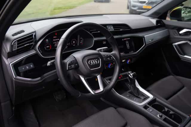 Audi Q3 (2019) thumbnail 4