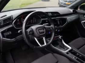 Audi Q3 (2018) thumbnail 4