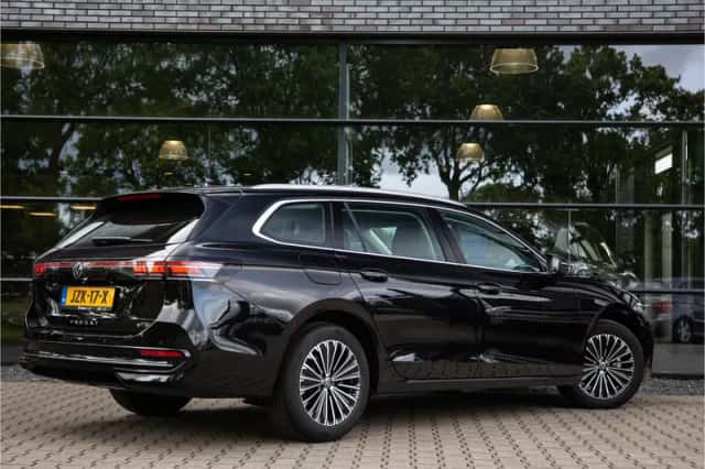 Volkswagen Passat (2025) thumbnail 2