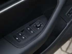 Volkswagen Passat (2024) thumbnail 28