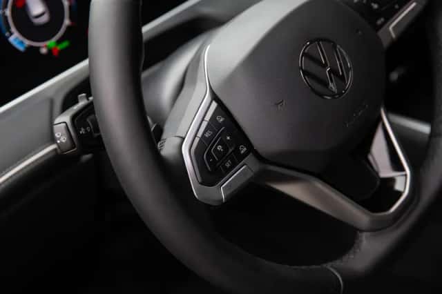 Volkswagen Passat (2025) thumbnail 4