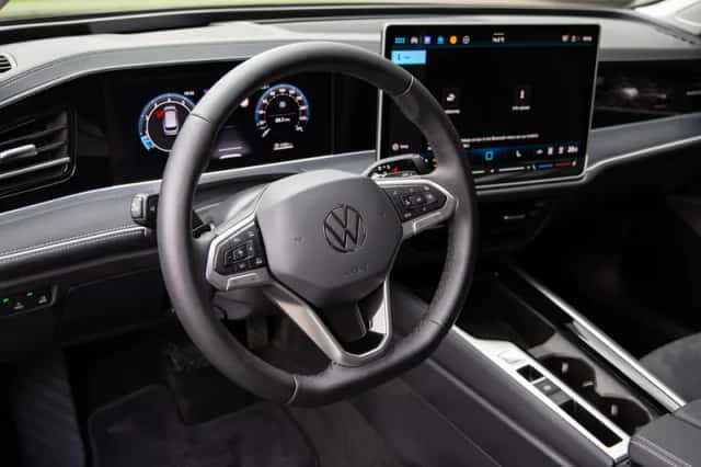 Volkswagen Passat (2025) thumbnail 4