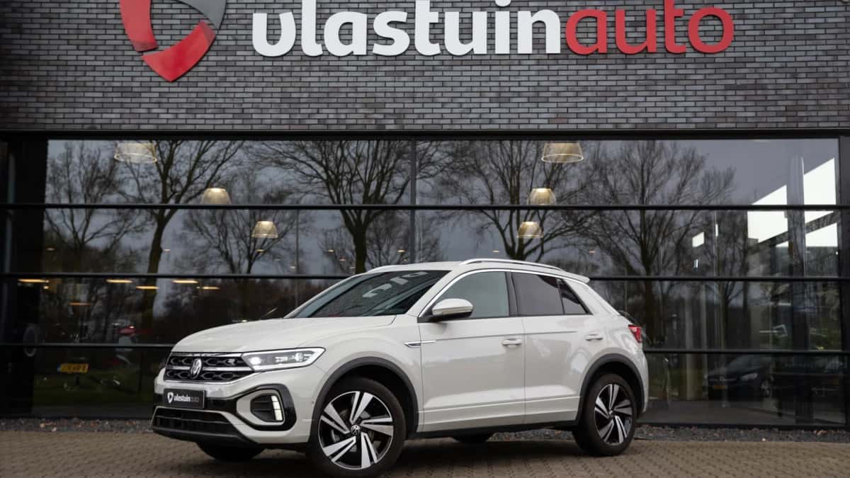 Volkswagen T-Roc (2024) — foto 1