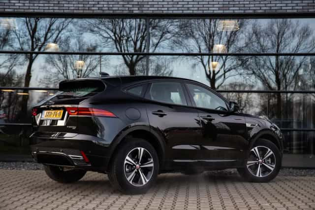 Jaguar E-Pace (2021) thumbnail 2