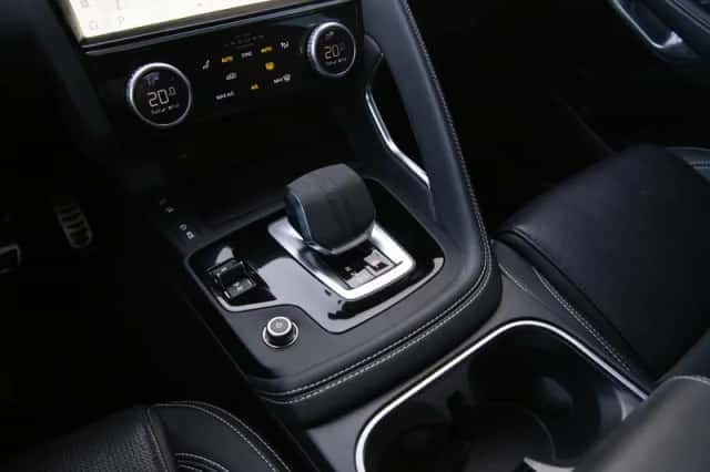 Jaguar E-Pace (2021) thumbnail 6