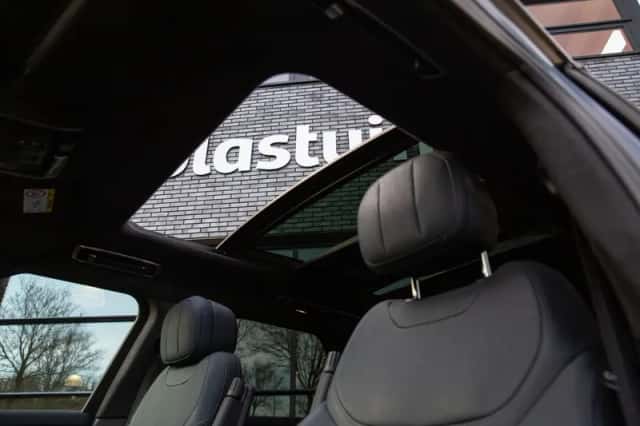 Land Rover Range Rover Sport (2023) thumbnail 3