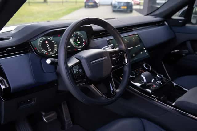 Land Rover Range Rover Sport (2023) thumbnail 5