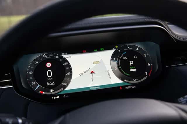 Land Rover Range Rover Sport (2023) thumbnail 6