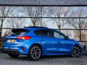Ford Focus (2018) thumbnail 2