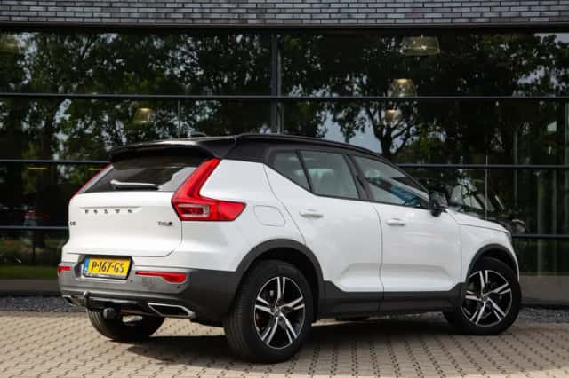 Volvo XC40 (2018) thumbnail 2