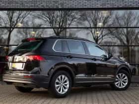 Volkswagen Tiguan (2017) thumbnail 2