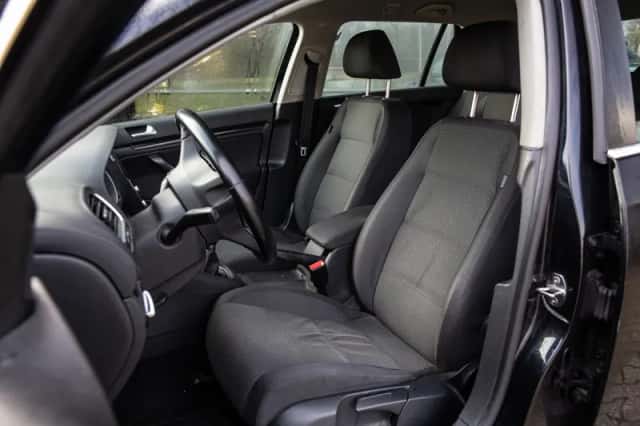 Volkswagen Golf (2010) thumbnail 3