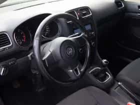 Volkswagen Golf (2009) thumbnail 4