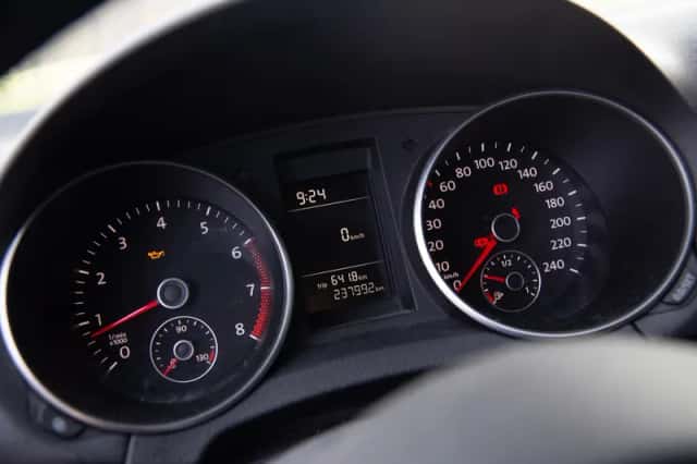 Volkswagen Golf (2010) thumbnail 5