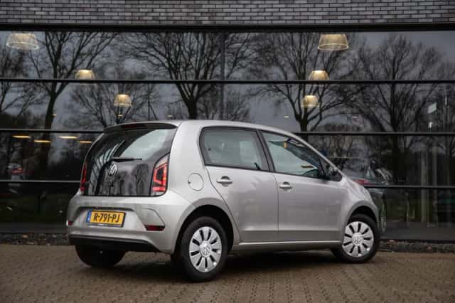 Volkswagen Up (2022) thumbnail 2