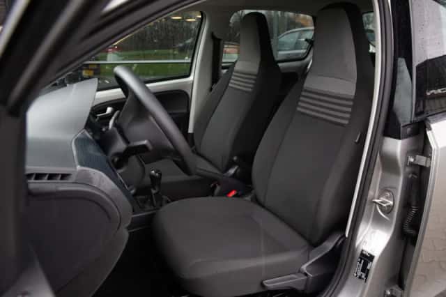 Volkswagen Up (2022) thumbnail 3