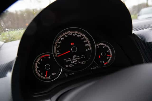 Volkswagen Up (2022) thumbnail 5