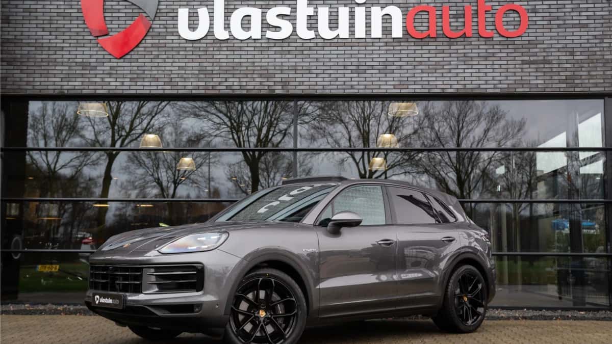 Porsche Cayenne (2023) — foto 1