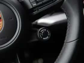 Porsche Cayenne (2023) thumbnail 16