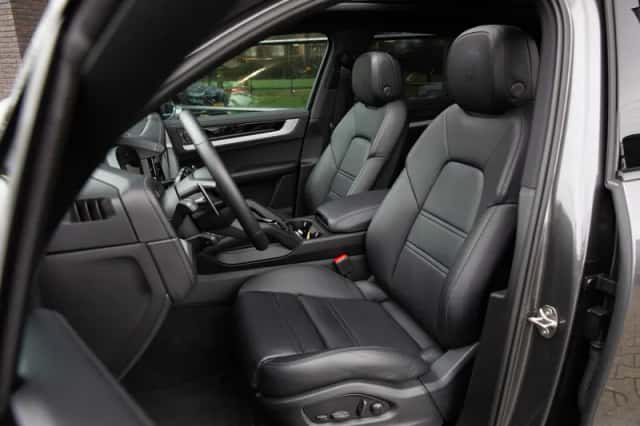 Porsche Cayenne (2025) thumbnail 4