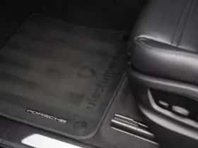 Porsche Cayenne (2023) thumbnail 42