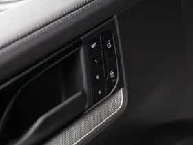 Porsche Cayenne (2023) thumbnail 43