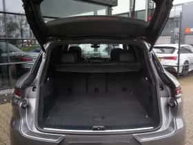 Porsche Cayenne (2023) thumbnail 45