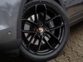 Porsche Cayenne (2023) thumbnail 47
