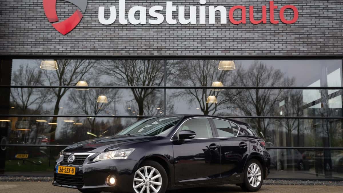 Lexus CT (2010) — foto 1