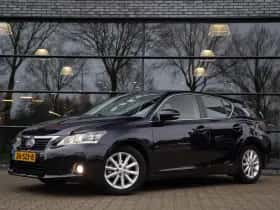 Lexus CT (2010) thumbnail 8