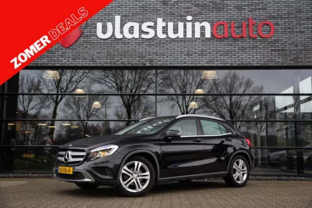 Mercedes-Benz GLA (2015) thumbnail 1