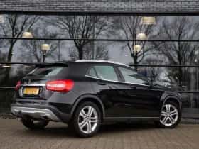 Mercedes-Benz GLA thumbnail 2