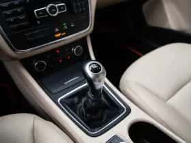 Mercedes-Benz GLA (2015) thumbnail 5
