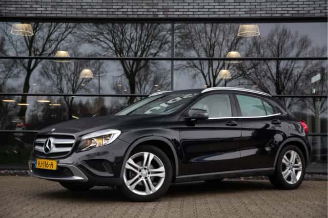 Mercedes-Benz GLA (2015) thumbnail 6