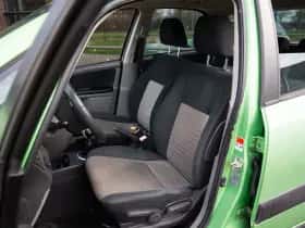 Suzuki SX4 (2006) thumbnail 3
