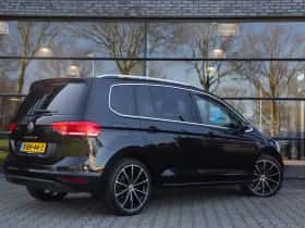 Volkswagen Touran (2018) thumbnail 2