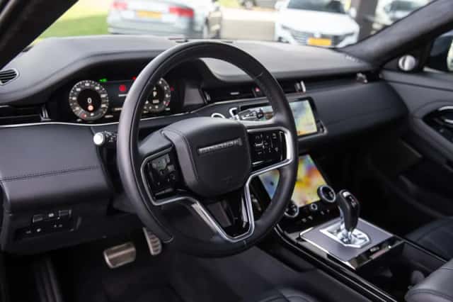 Land Rover Range Rover Evoque (2022) thumbnail 5